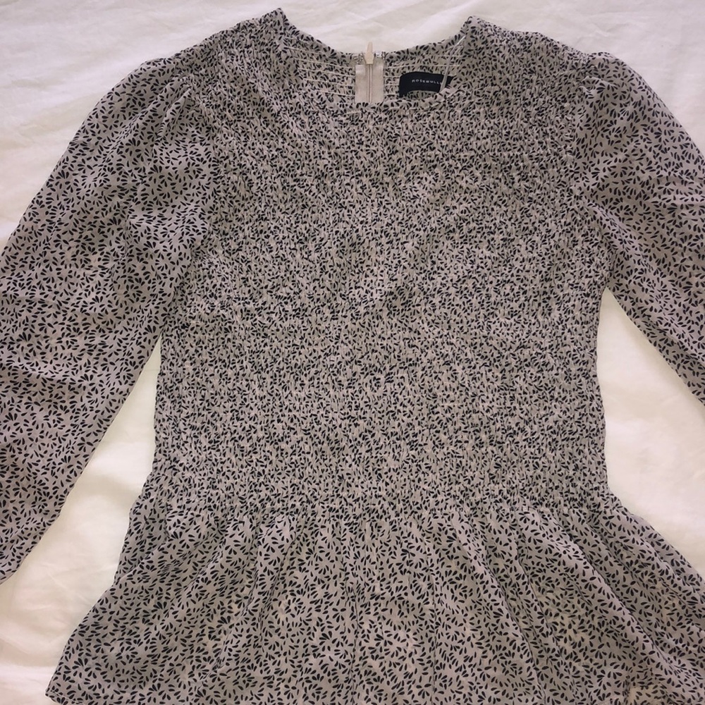Cute ruched long sleeve top! Never worn!